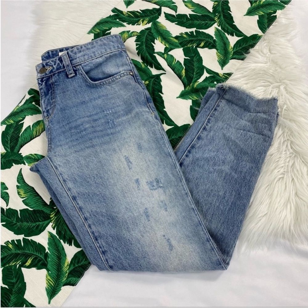 Anthro Pilcro Hypen Lightly Distressed Boyfriend Jeans 257